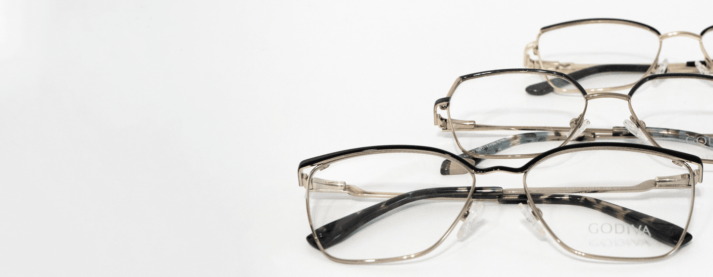 Imagen de portada, una colección de lentes.